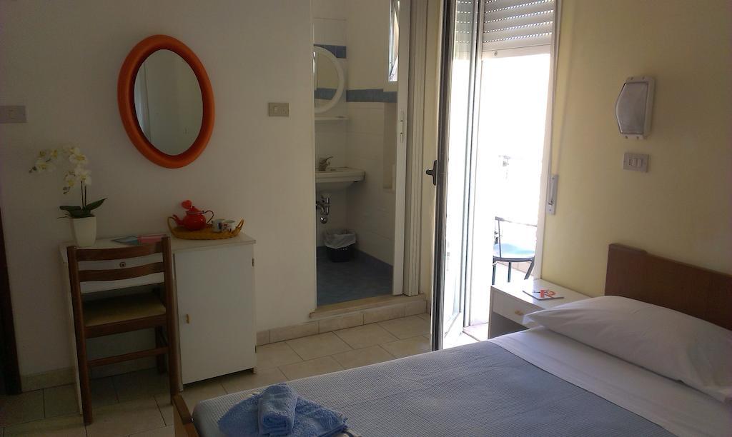 Albergo Maria Gabriella Rímini Habitación foto